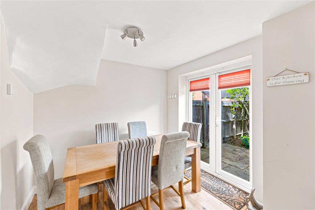 Woodpecker Close, Great Barford, Bedford, Bedfordshire, MK44 photo 4