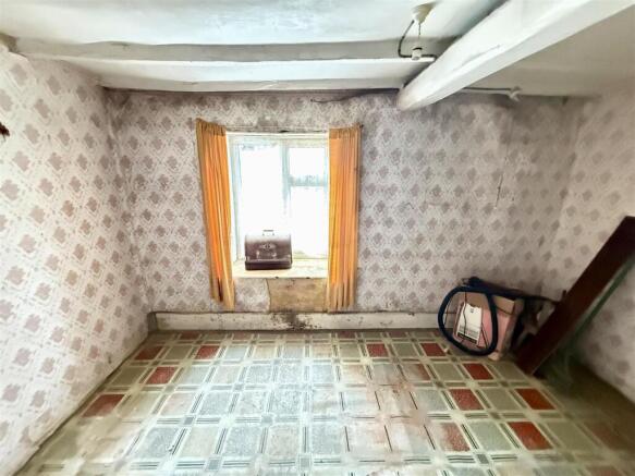 FRONT BEDROOM 2