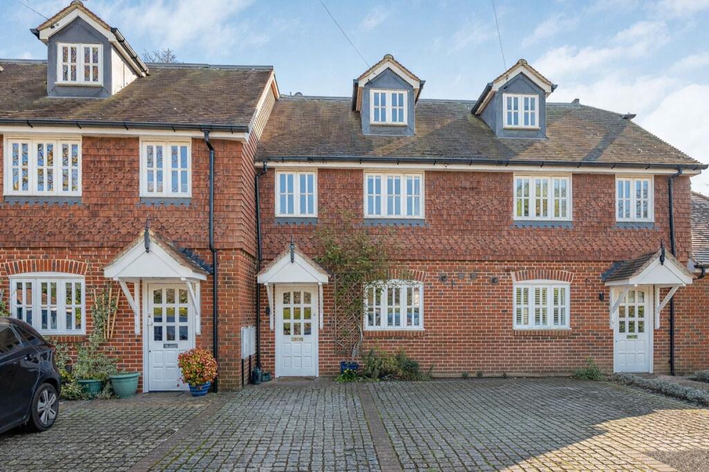 Main image of property: Horsham Road, Shalford, Guildford, GU4 8EG