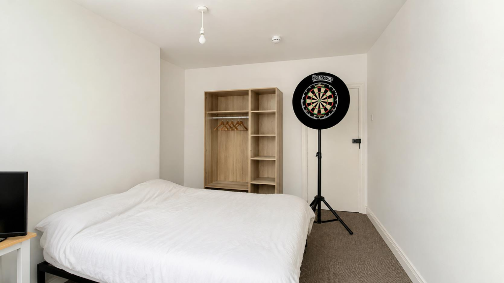 House in Milton Keynes, Bedford - More