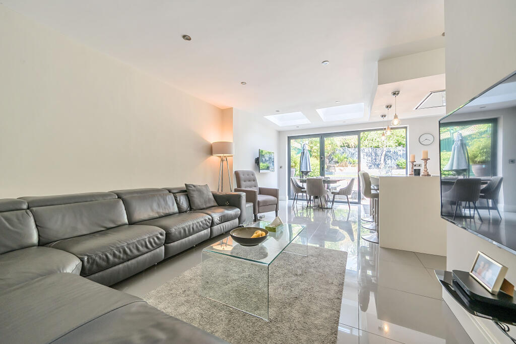 House in Enfield - View 4