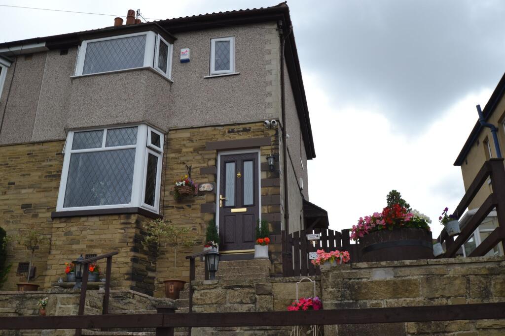 3-bed semi-detached on Thackley Old Road, Windhill,, £222,950