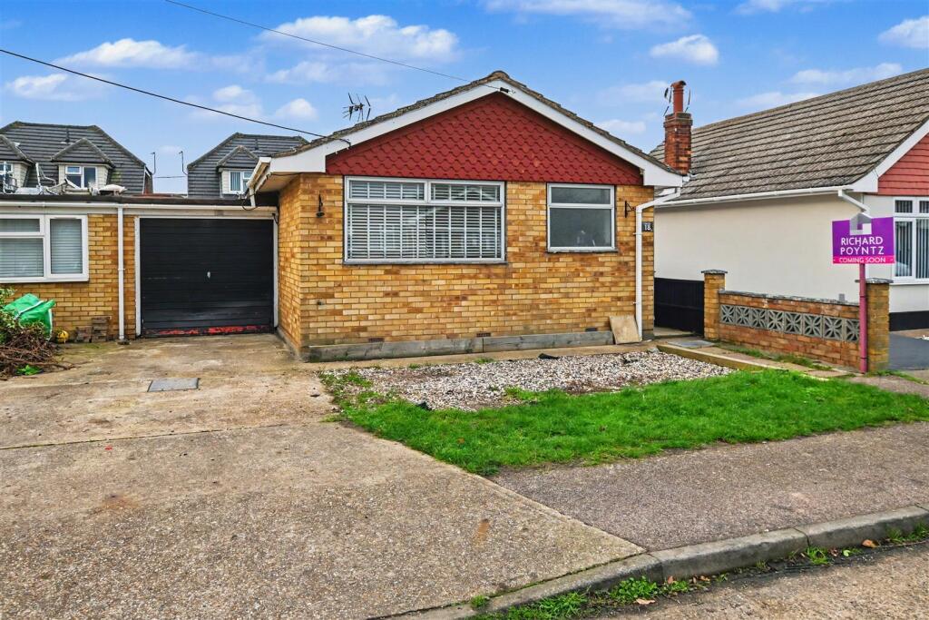 1-bed house on Zelham Drive, Canvey Island, £230,000