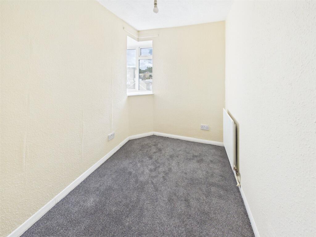 Apartment in Twickenham - More