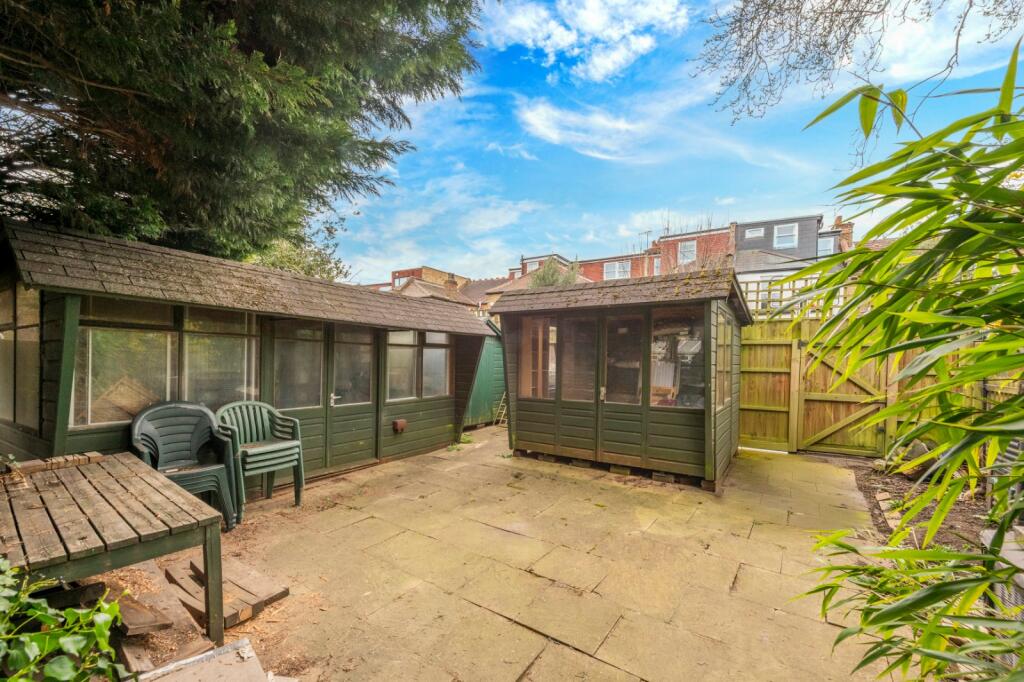 Lower Richmond Road, 
Palewell, SW14 - View 6