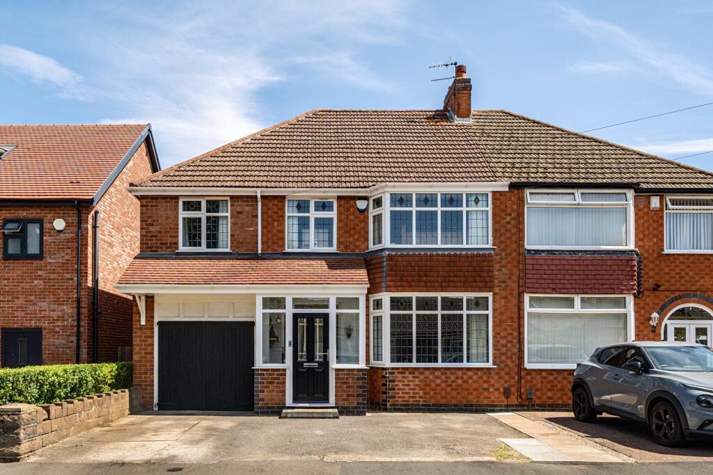 Main image of property: 39 Faulkner Road, Solihull B92 8SD