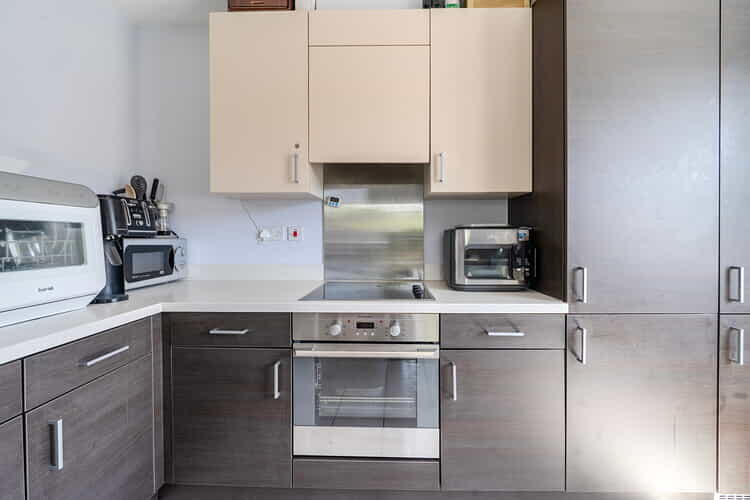 Apartment in Guildford - More