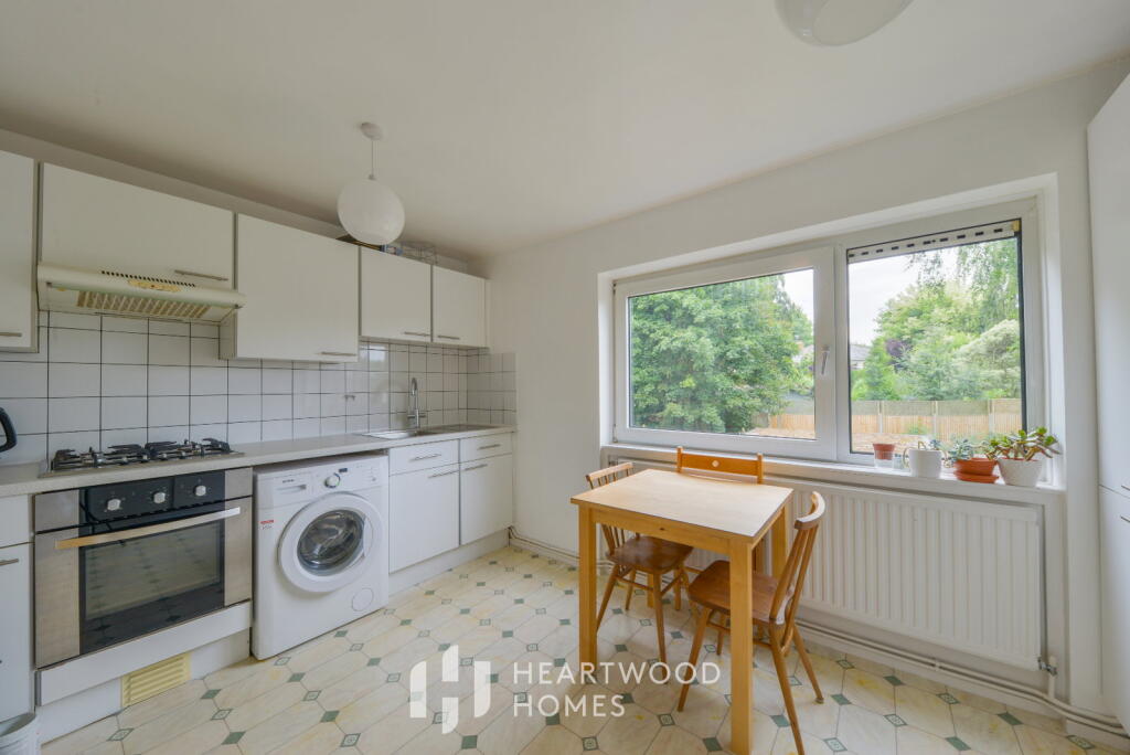 Apartment in St Albans, Fleetville - More