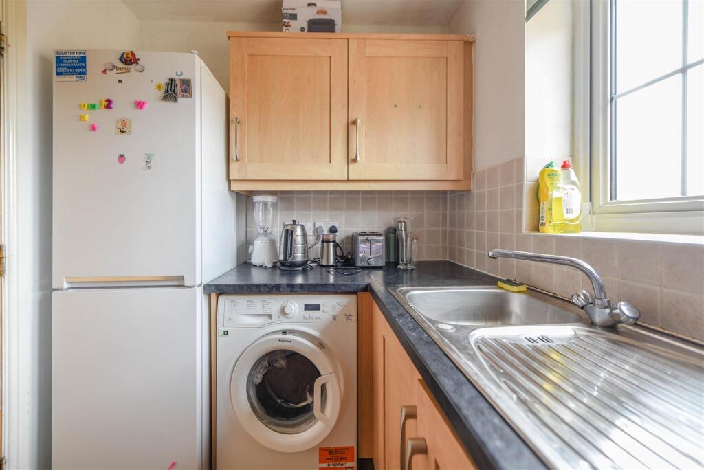 Apartment in Milton Keynes - View 4