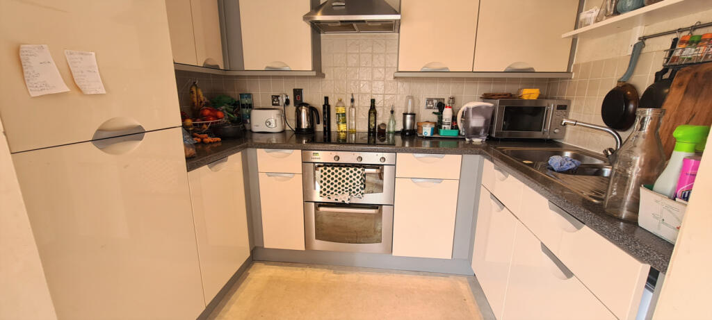 Apartment in London - View 5
