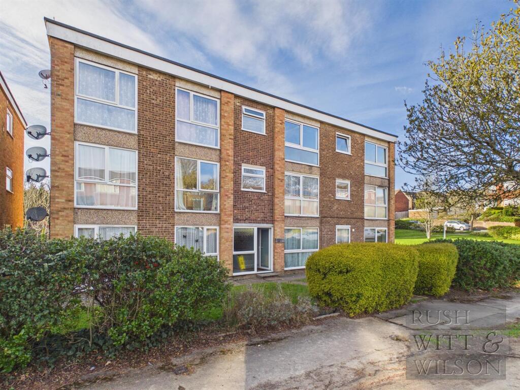 Main image of property: Sedlescombe Gardens, St. Leonards-On-Sea