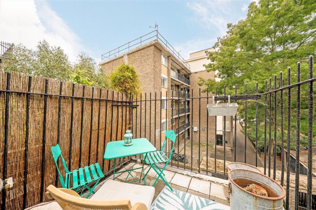 Apartment in London - View 4