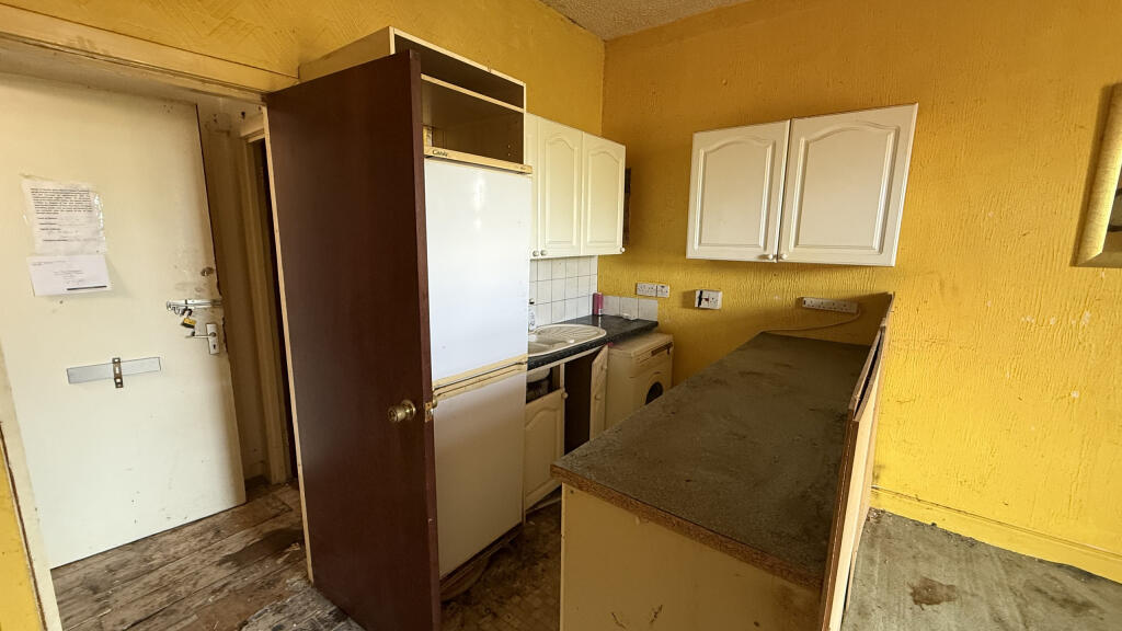 Apartment in Motherwell - More