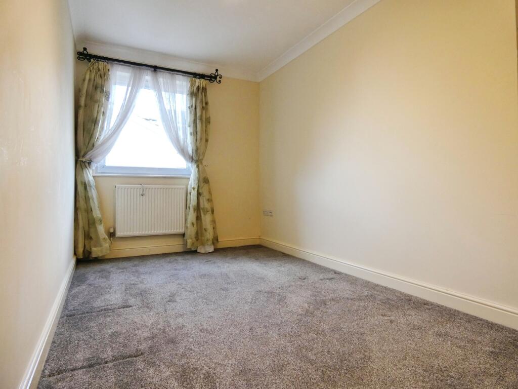 Apartment in Sutton - More