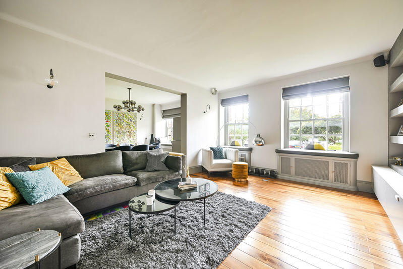Main image of property: Avenue Road, NW8 