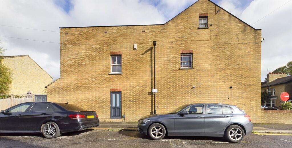 Main image of property: Shaftesbury Road, Walthamstow, E17