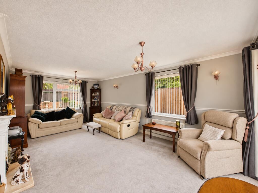House in Worcester, Worcestershire - More