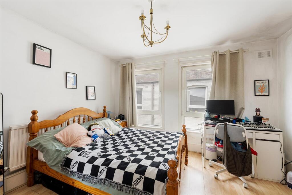 Apartment in London - More
