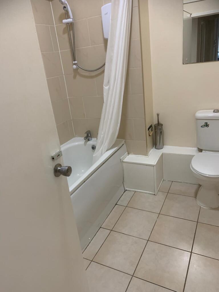 Apartment in Coventry - More