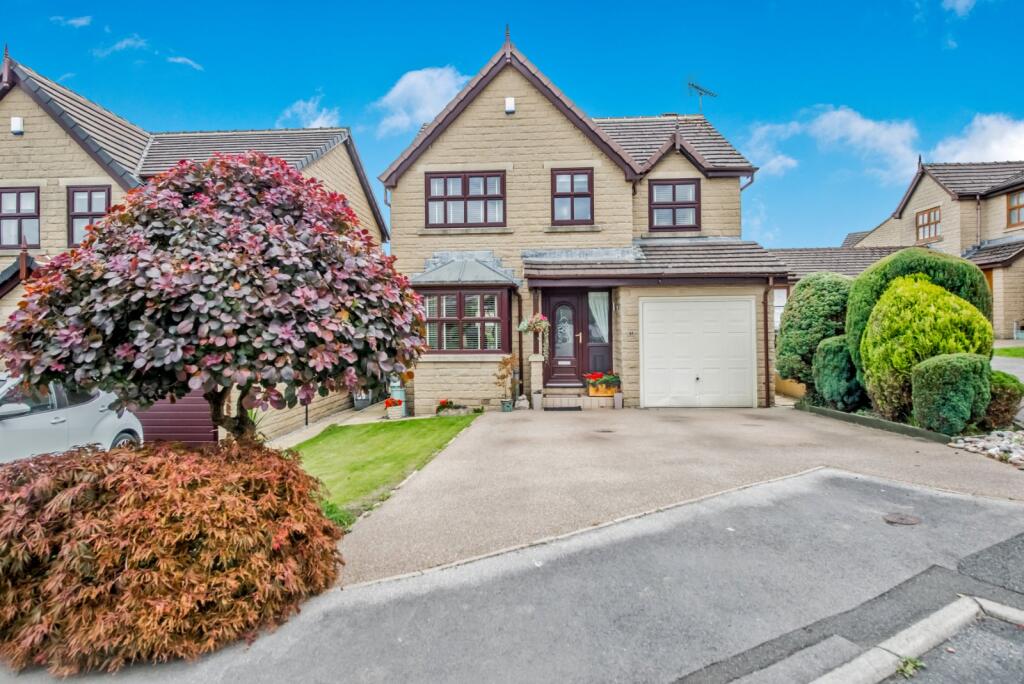 4-bed detached on West End Drive, Cleckheaton, West Yorkshire, BD19, £390,000
