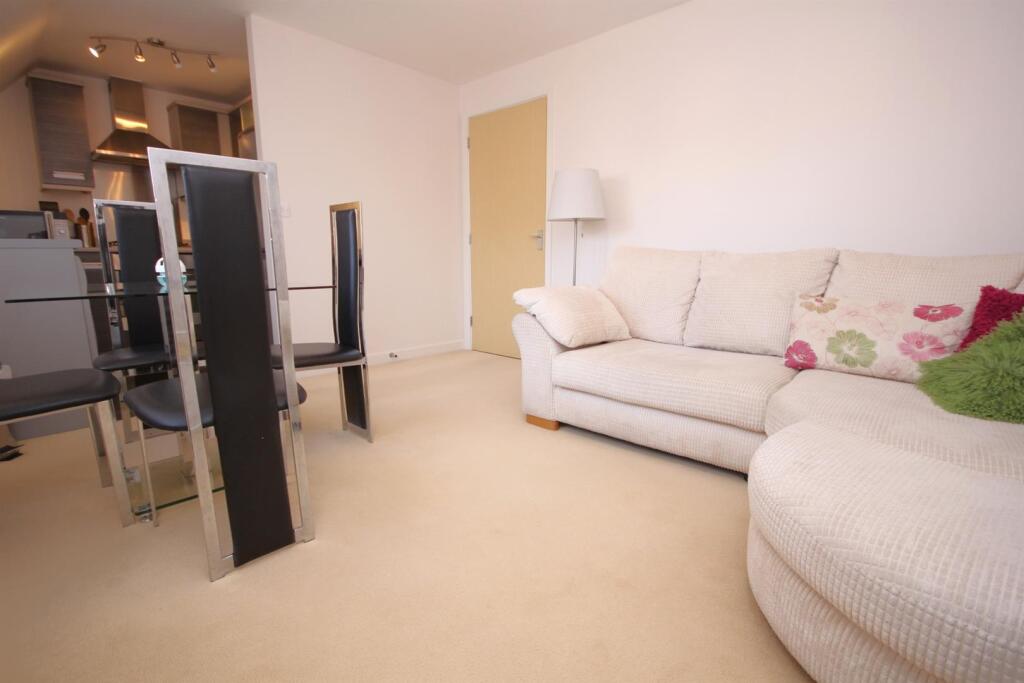 House in Fareham, Hampshire - View 3