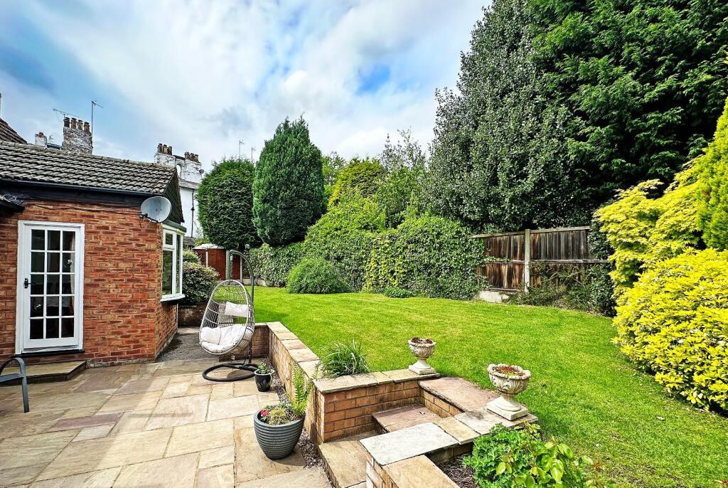 Brereton Close, Bowdon, Altrincham photo 5