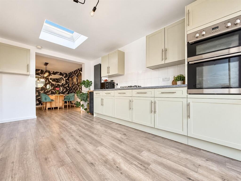 House in Portsmouth, Port Solent - More