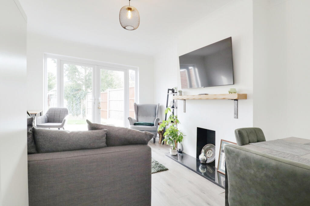 House in Castle Point, Hadleigh - View 3