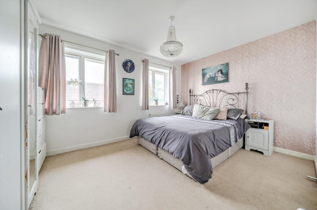 Moyne Drive, Ludgershall, Andover photo 4