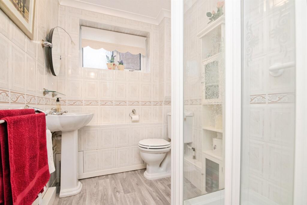 Apartment in Sandwell, West Midlands - View 4