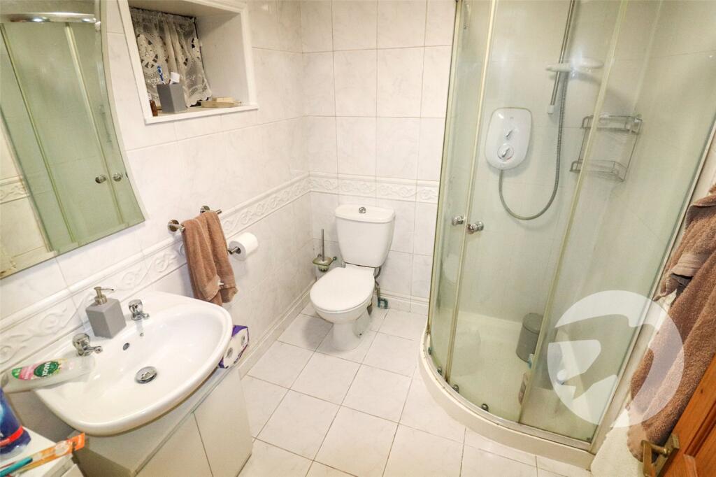 House in Dartford - View 4