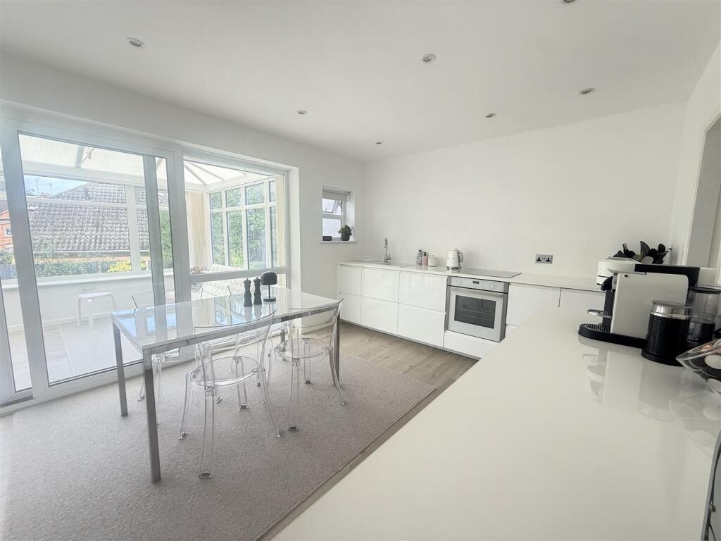 House in Dudley, West Midlands - View 4