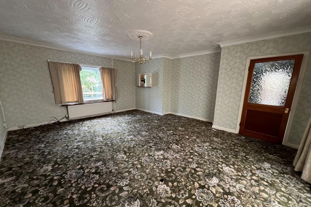 House in Abergavenny, Llanfoist Fawr - More