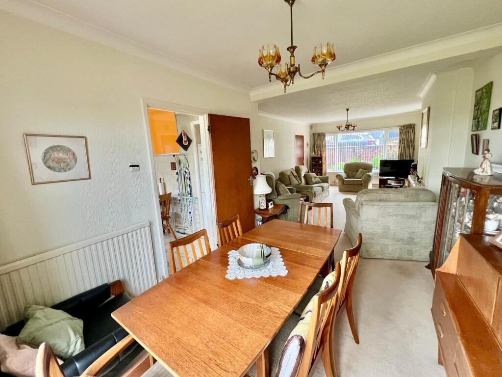 Chantal Avenue, Pen-Y-Fai, Bridgend County Borough, CF31 4NW photo 4