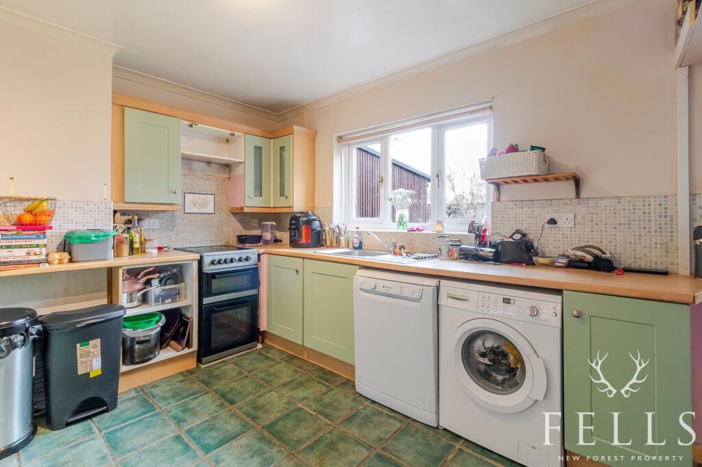 Hurst Road, Ringwood, BH24 photo 5