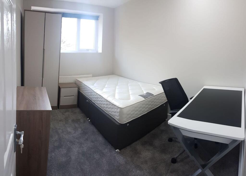 Apartment in Manchester, Ladybarn, Fallowfield - View 3