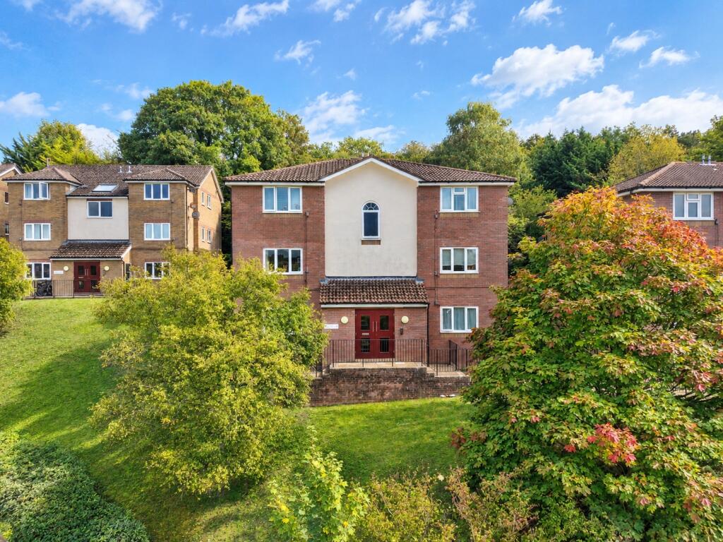 Main image of property: Lingfield Close, High Wycombe, Buckinghamshire, HP13 7ER