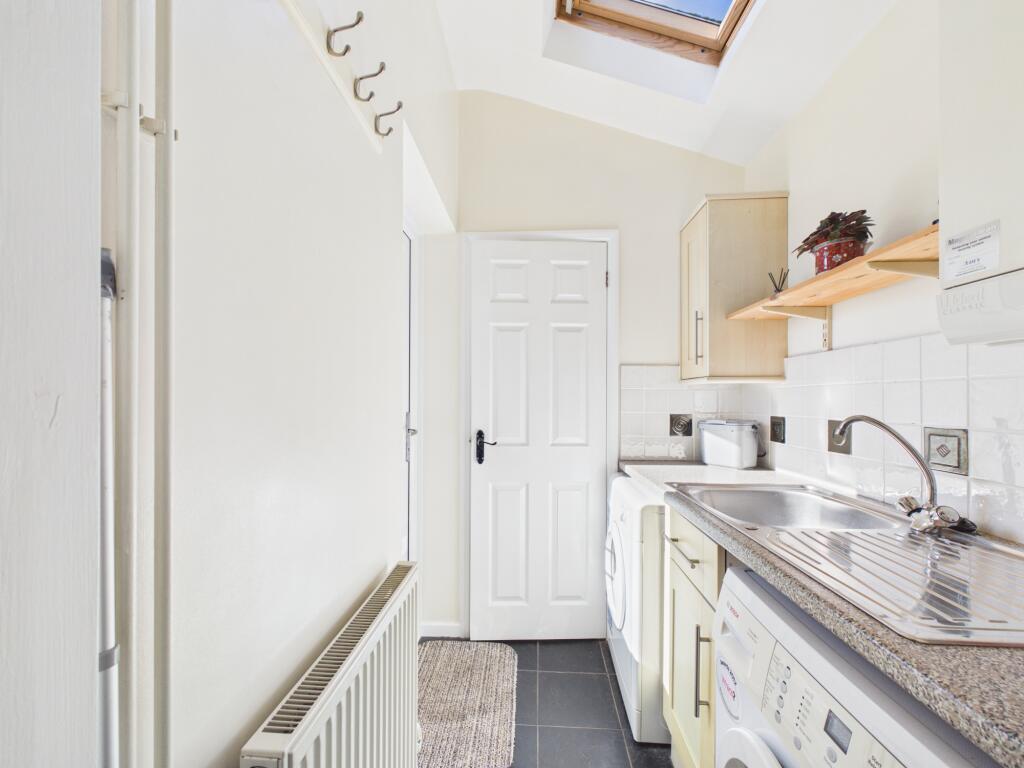House in Redhill - View 5