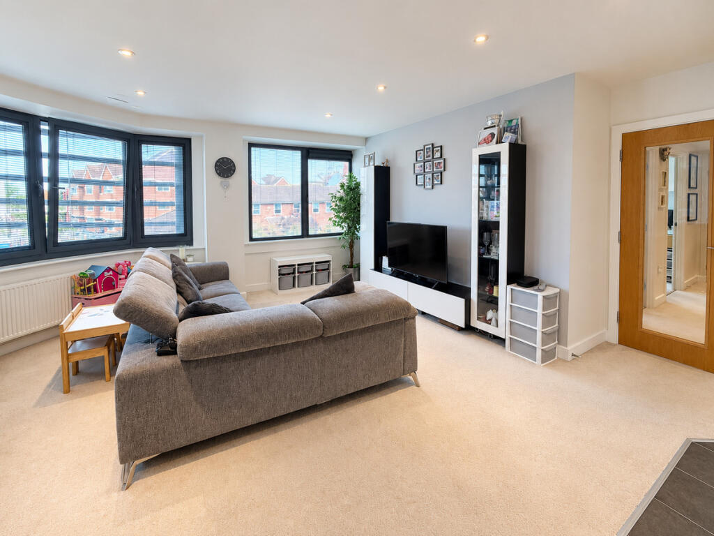 Apartment in Poole, Longfleet - View 4