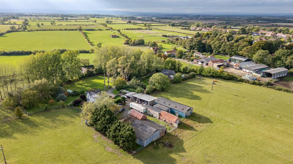 Studio house on Glebe Farm, Development Opportunity, Welbury, Northallerton, £425,000