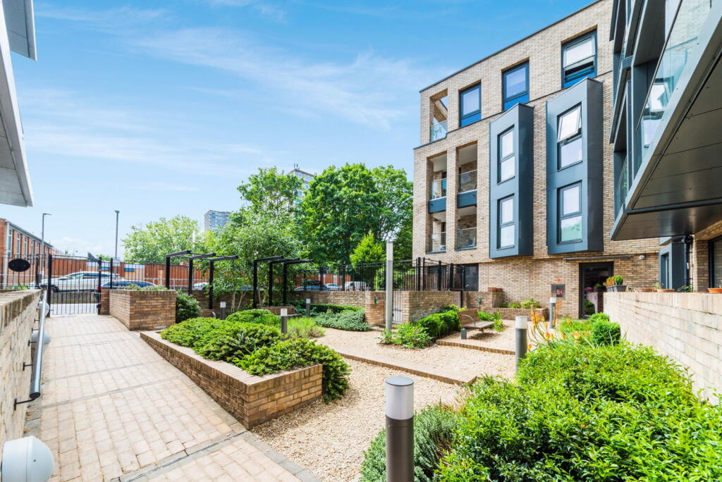 Apartment in London - View 3