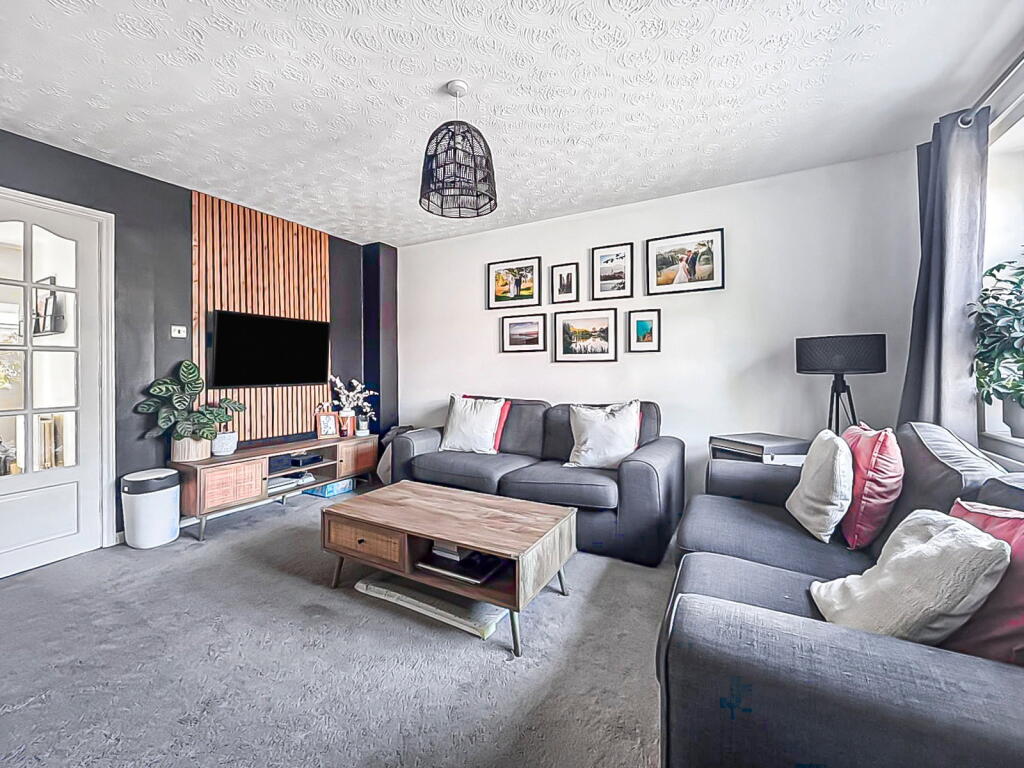 Kestrel Gardens, Quedgeley, Gloucester, GL2 4NR photo 3