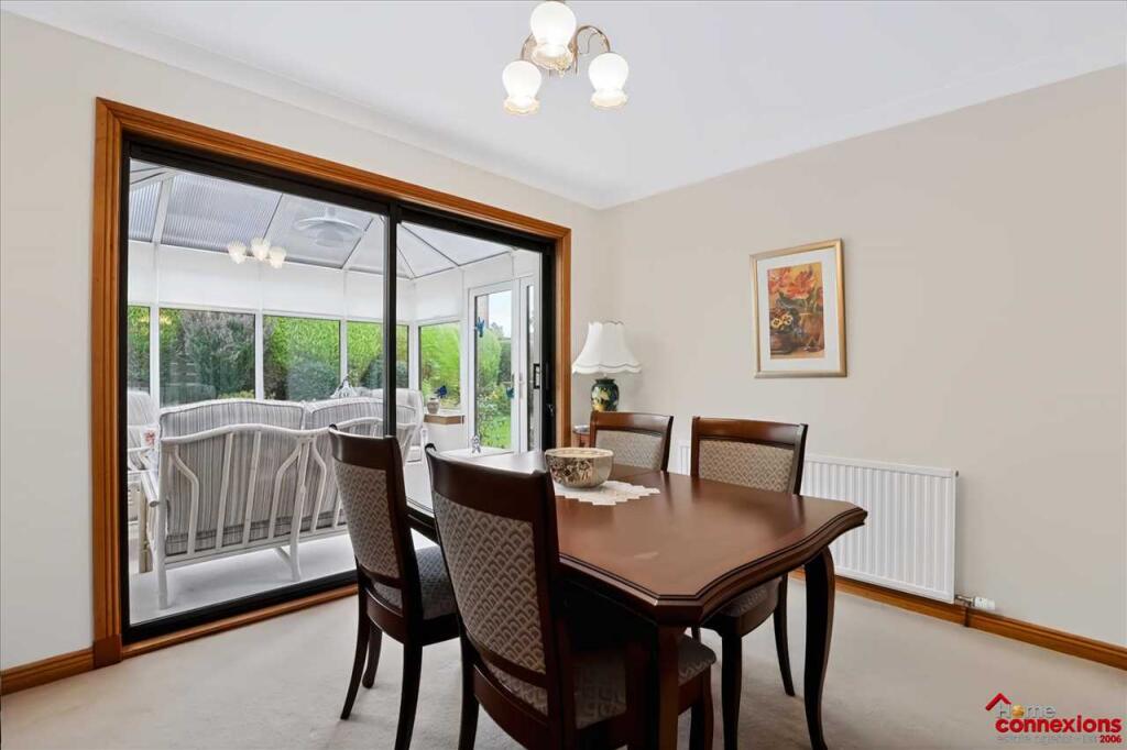 House in East Kilbride, Kittochglen Estate, Kittochside Village - More