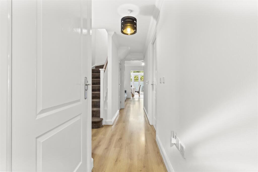Shetland Close, Hailsham photo 3