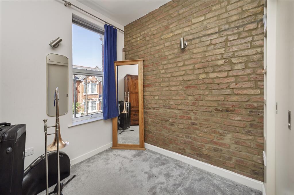 Apartment in London - More