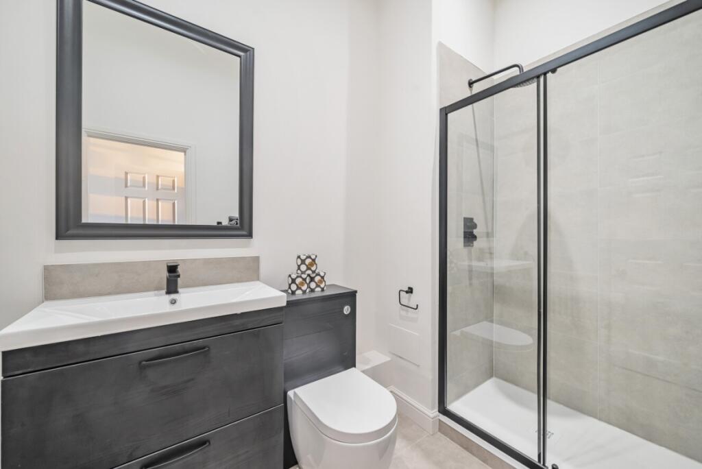 Apartment in London - View 5