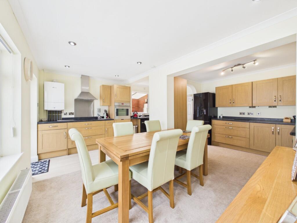House in Worcester, Worcestershire - View 3