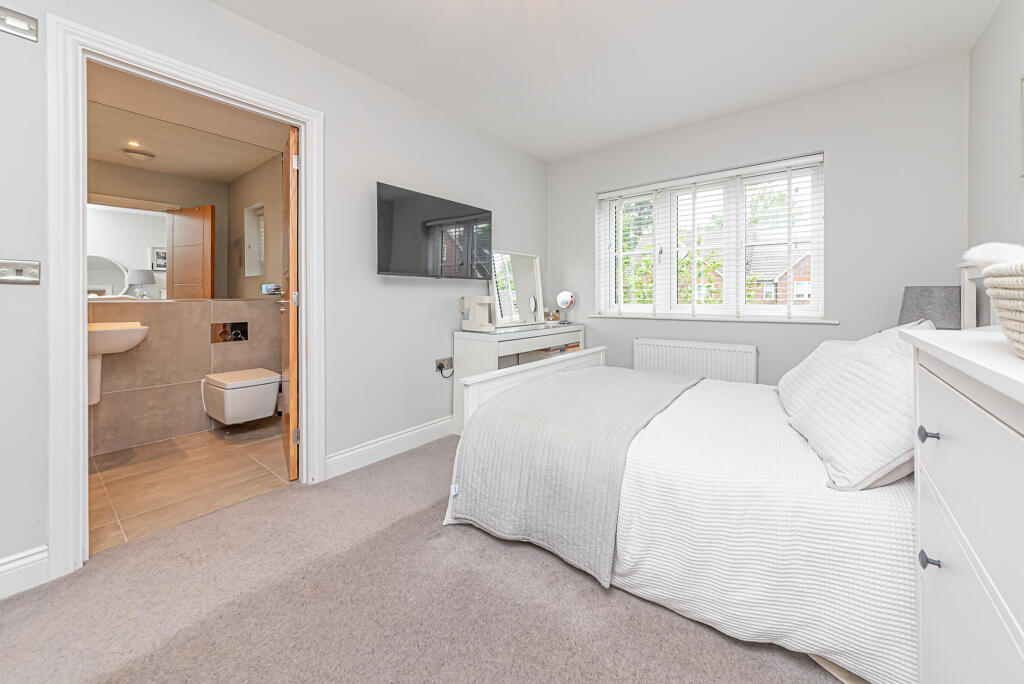 House in Winkfield, Woodside - View 5