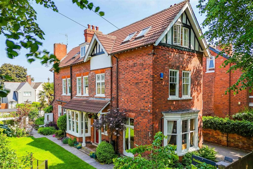 Main image of property: Burlington Road, Nottingham, NG5