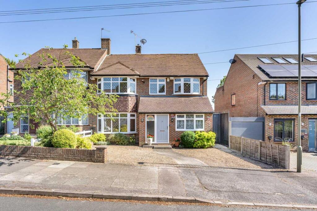 Main image of property: Wilton Road, Cockfosters, EN4